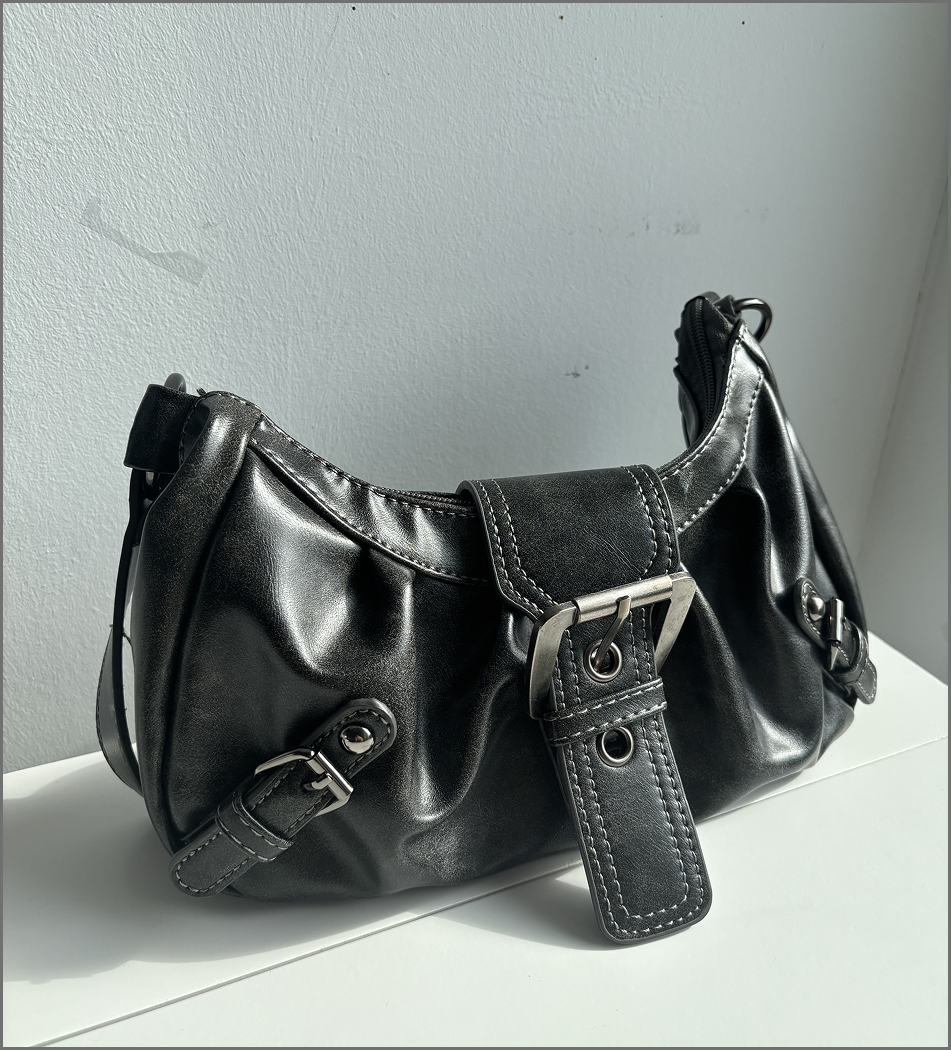 Another image taken of the purse